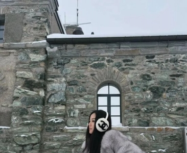 除了UGG，冬日的时髦精还能穿什么又保暖又特别