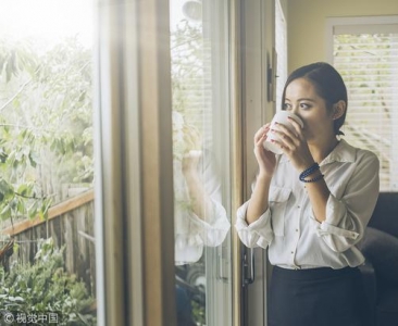 “月薪4000，但我看不起一次病”：多赚点钱吧，因为活着很贵